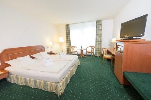Maifeld Sport- Und Tagungshotel Hotel