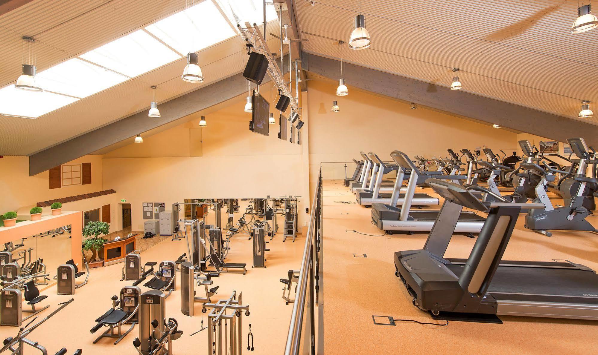 Maifeld Sport- Und Tagungshotel 4*