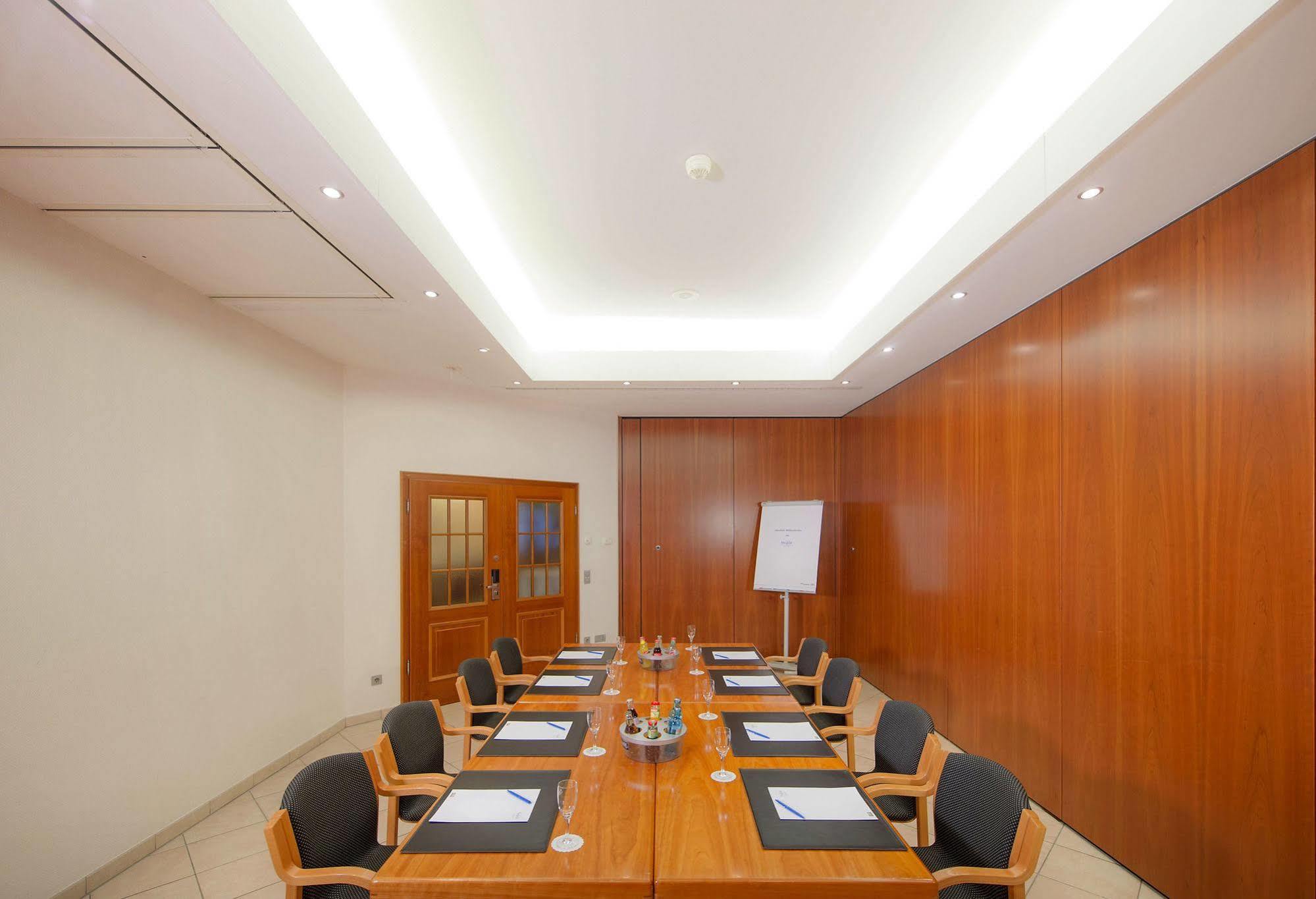 Hotel Maifeld Sport- Und Tagungshotel 4*