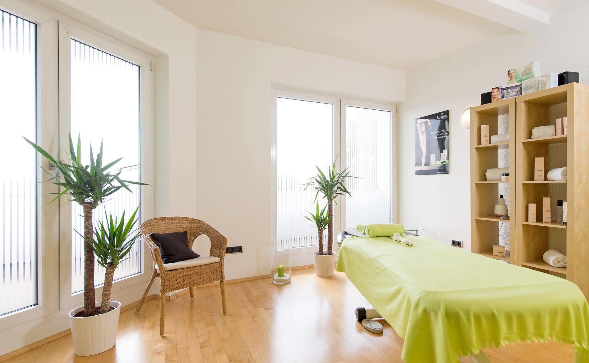 Maifeld Sport- Und Tagungshotel 4*